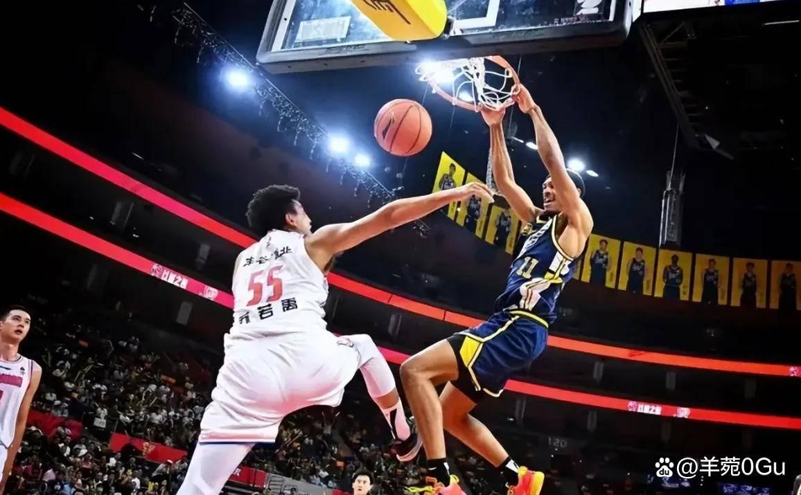 加时末段斯图加特备战CBA常规赛；防线松动细节曝光；球迷炸锅；年轻球员得到机会的简单介绍