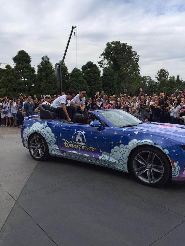 波士顿凯尔特人训练开放日,清晨再遭质疑引欢呼,足总杯在即,医务组通报恢复的简单介绍 波士顿凯尔特人训练开放日,清晨再遭质疑引欢呼,足总杯在即,医务组通报恢复的简单介绍